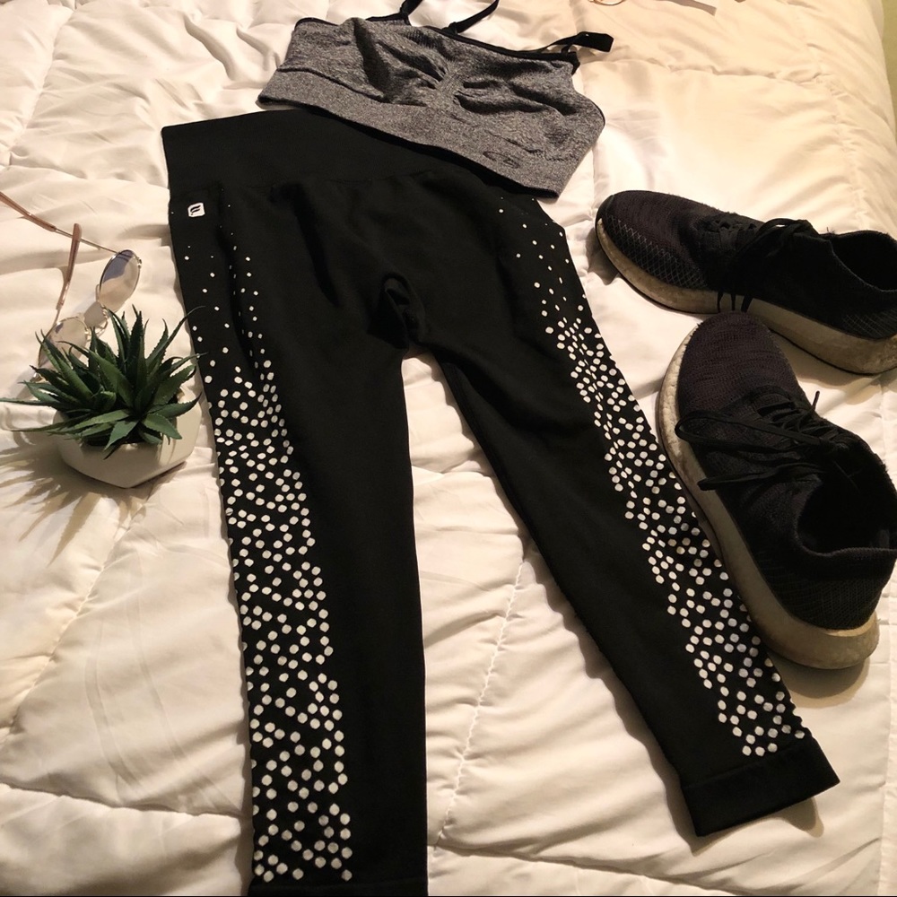 🆕Fabletics black cropped leggings white polkadots